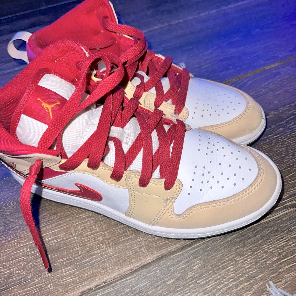 Air Jordan 1 Mid